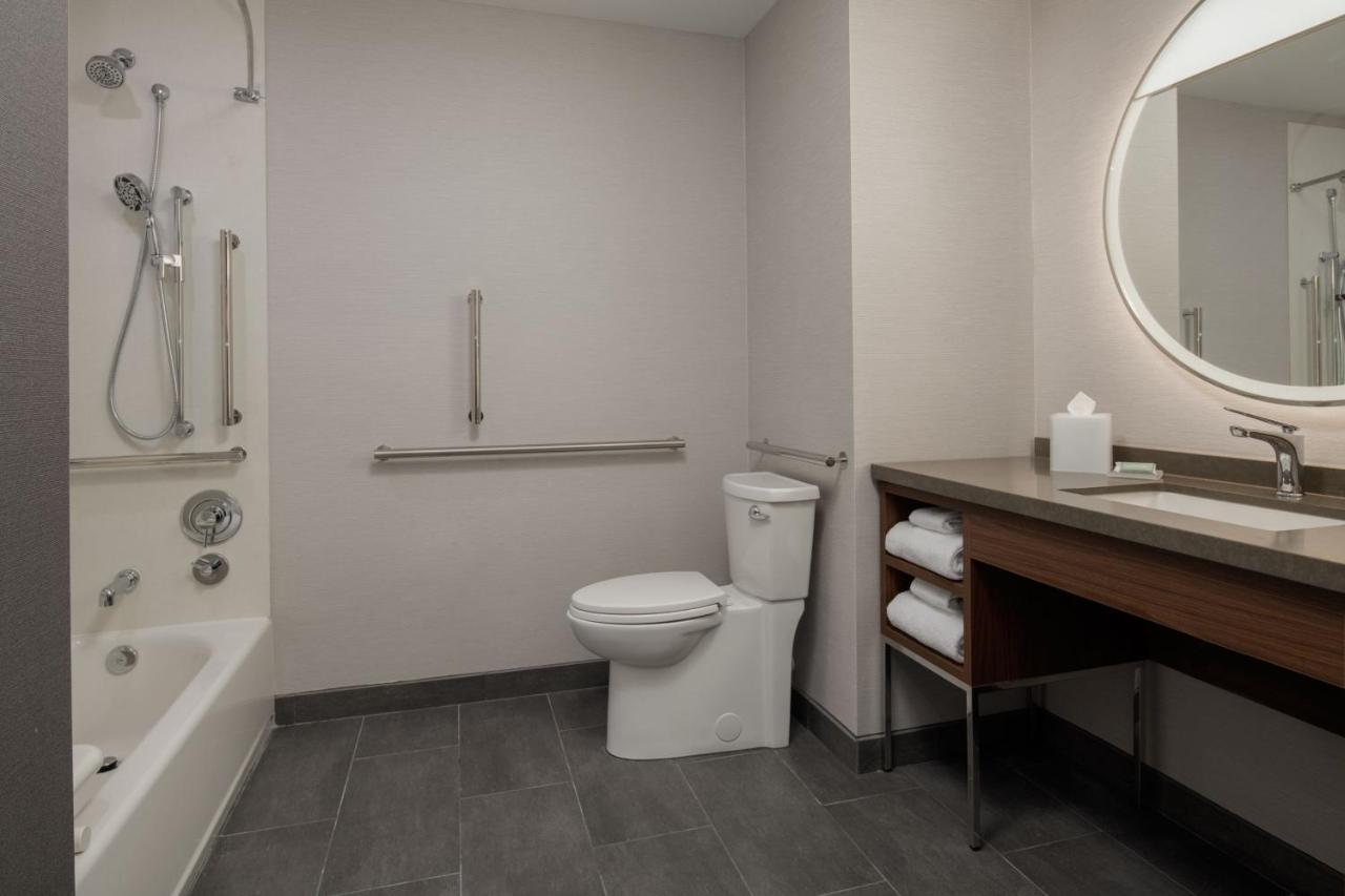 Courtyard By Marriott Olympia Hotel Exterior foto